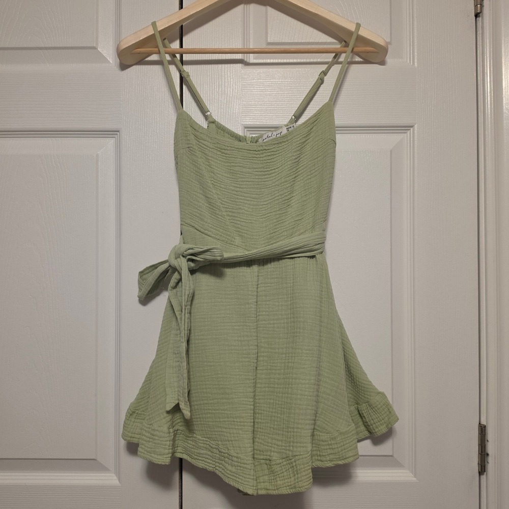 Petal + Pup Textured Gauze Tie Waist Ruffle Hem Romper Sage Green Size 8